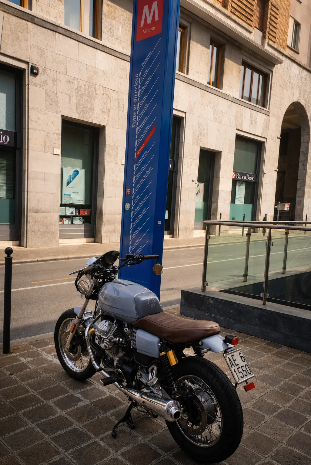 Moto Guzzi Nevada special utilizzata in città per un'uscita quotidiana
